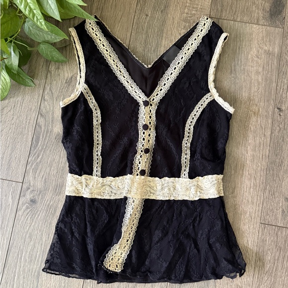 Elegant Black Lace Top with Cream Accents - Picture 1 of 6